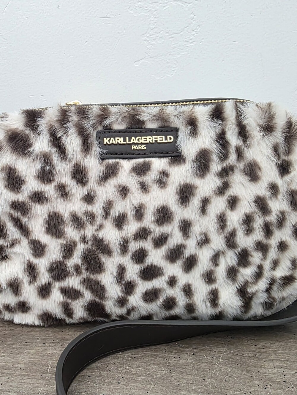 Karl Lagerfeld Paris Faux Fur Leopard Print Crossbody Bag New Viral - Picture 5 of 8